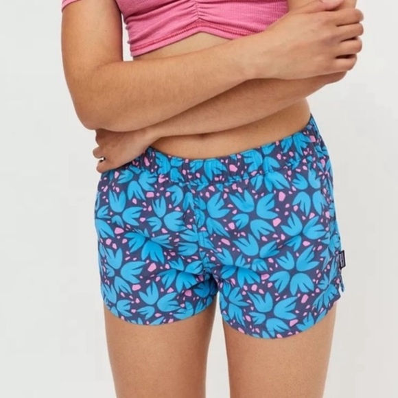 Patagonia shorts Barely Baggies shorts 2.5” inseam elastic waist pockets nylon - Picture 5 of 8